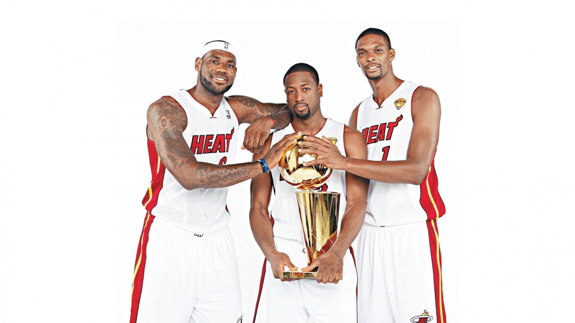 国际足球巨星加盟中超引发热议，国际足球巨星加盟中超引发热议的原因